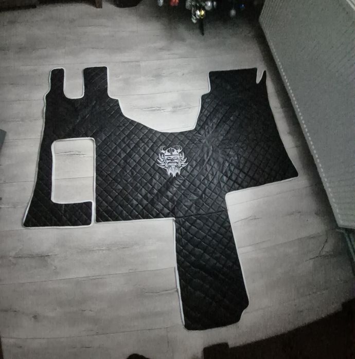 Podłoga pikowany mercedes