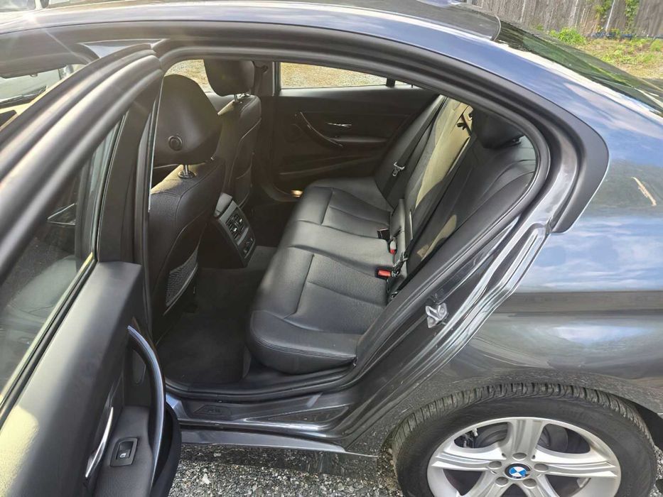 BMW 320i      2015