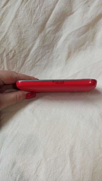 Телефон Nomi i220