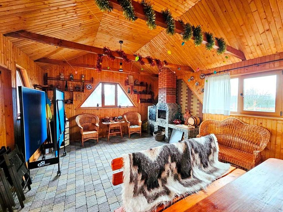 Продається добротний цегляний будинок на околиці м.Стрий...