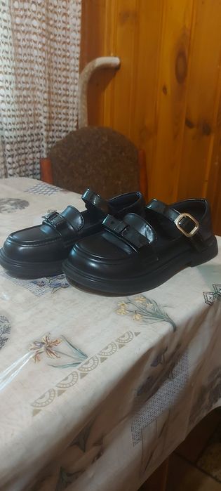 Туфлі для дівчинки