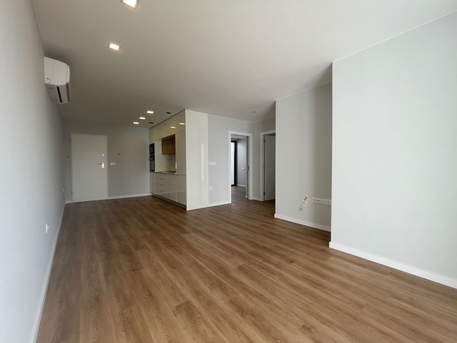 Arrenda-se apartamento T2 - Oliveirinha - Aveiro