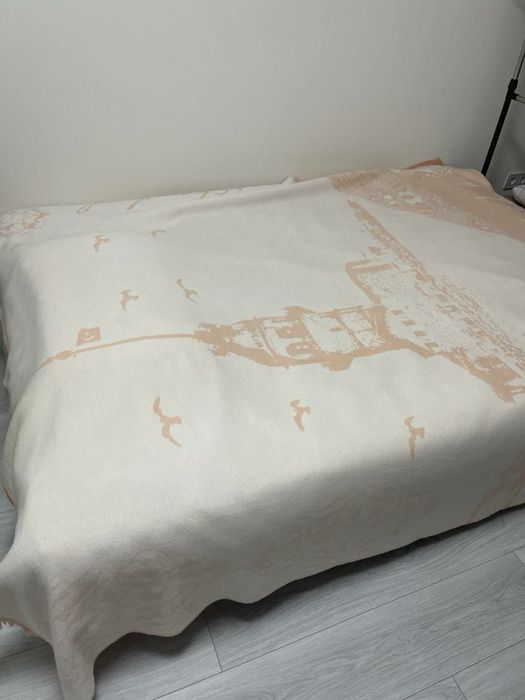 Двустороннее покрывало (195 на 220 см)