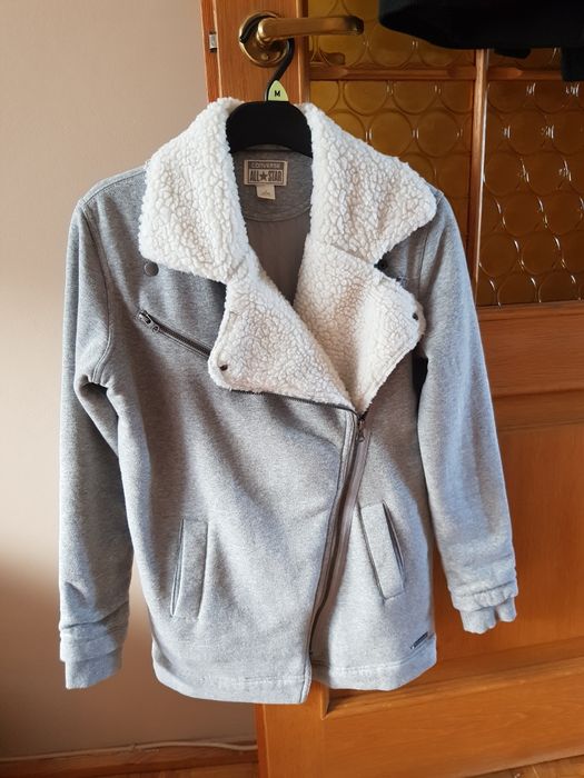 Bluza CONVERSE z kożuszkiem.