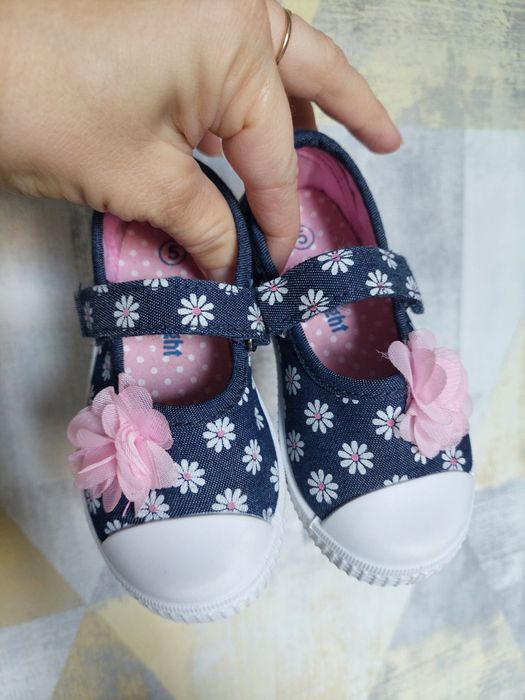 Фірмове взуття для дівчинки 20-21р