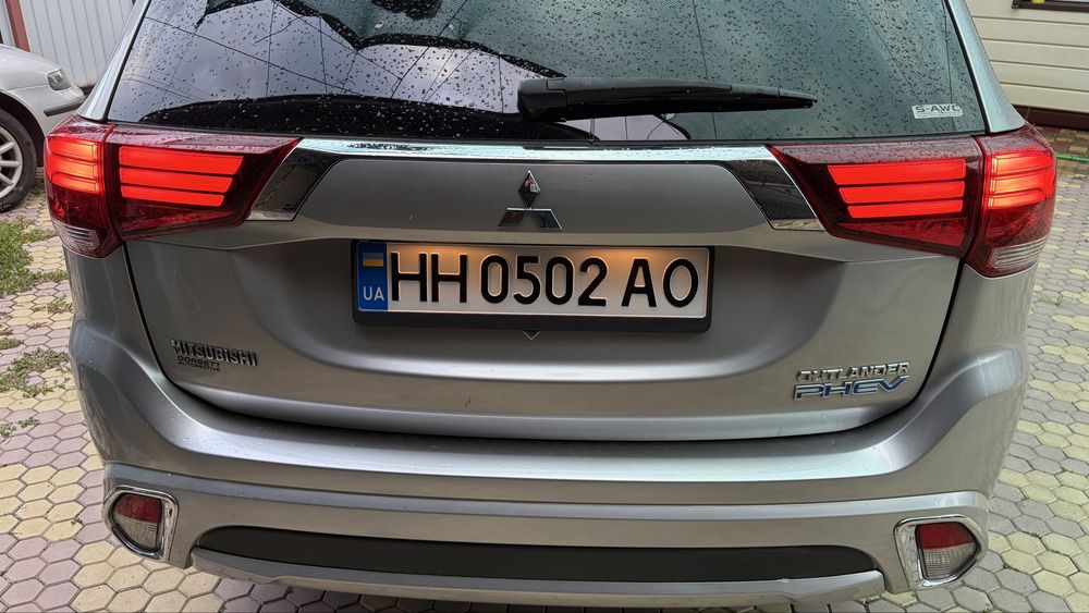 Mitsubihi outlender PHEV
