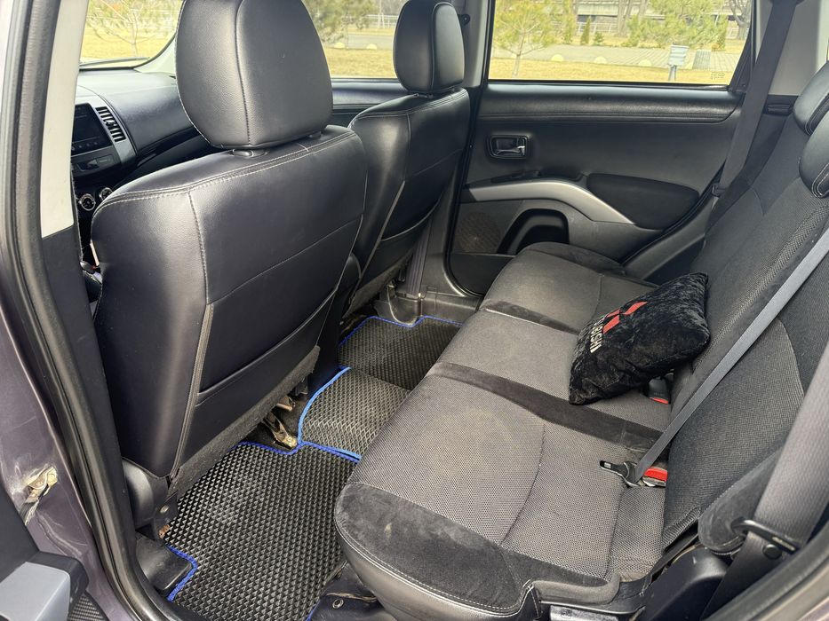 Мицубиси Аутлендер Mitsubishi Outlander XL 2,0 TDI