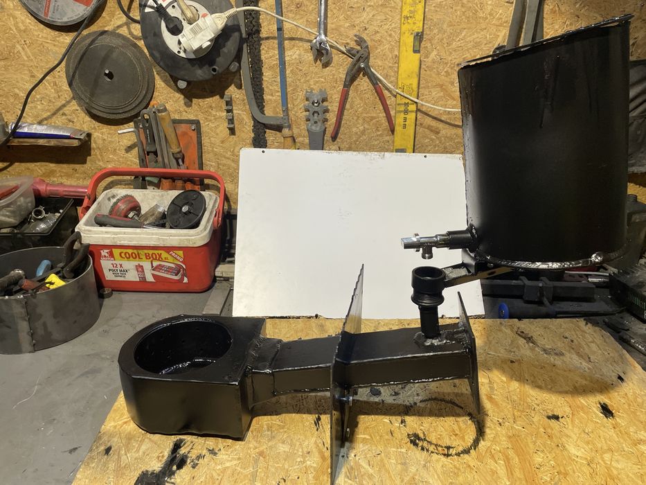 Palnik na olej z regulowana przesłona