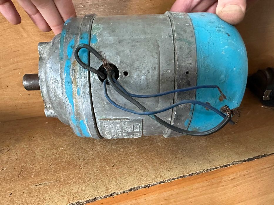 Электромотор   220\ 380 вт.    Электродвигатель