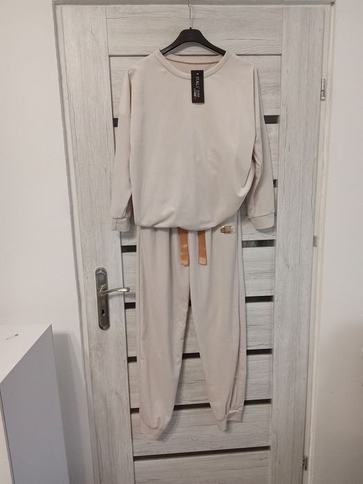 Dres welur w kolorze kremu LUXury