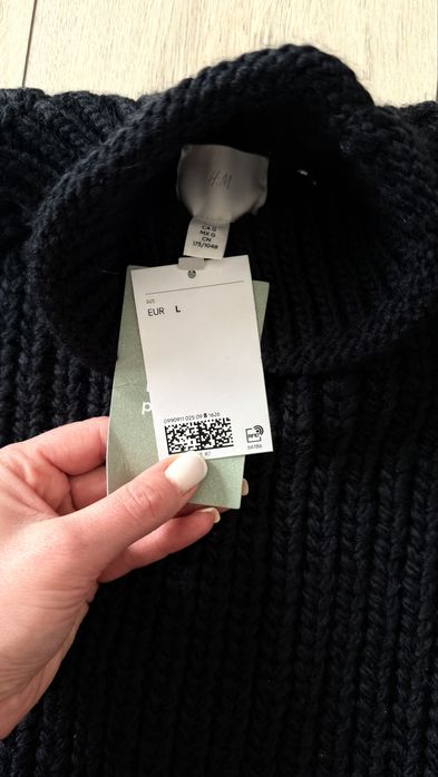 Чорний светр H&M