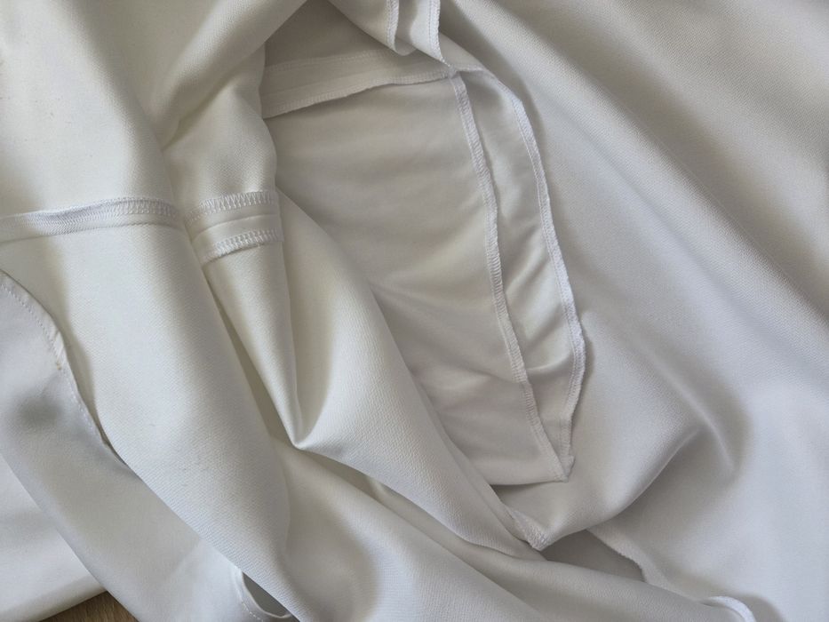 Piękna, elegancka suknia ślubna z trenem XL