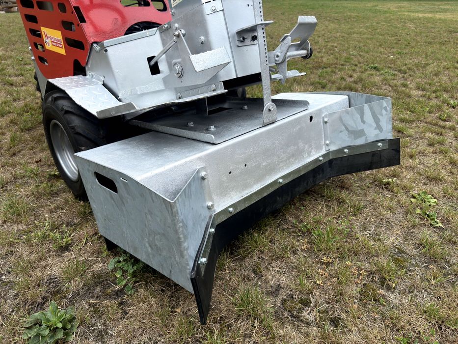 Westermann Cleanmeleon 2 - Pojazd samojezdny z zgarniaczem 900 mm