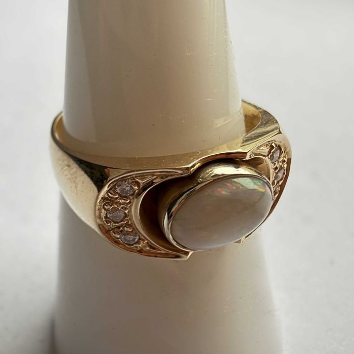 Złoty pierścionek z opalem i 6 diamentami (0,09 CT) PRL'87r 14K unikat