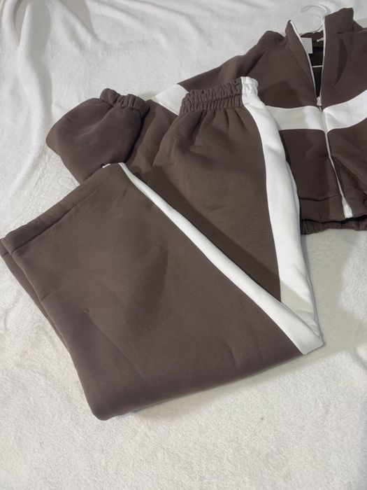 Теплючий зимовий  спортивний костюм з лампасами  на флісі xs/s 1600