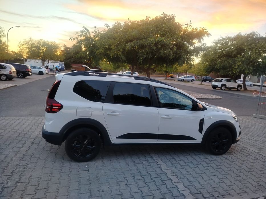 Dacia jogger 1.0 TCe ECO-G BI-FUEL 7 lugares — photo 4