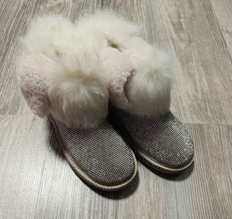 Натуральні угги в стразах