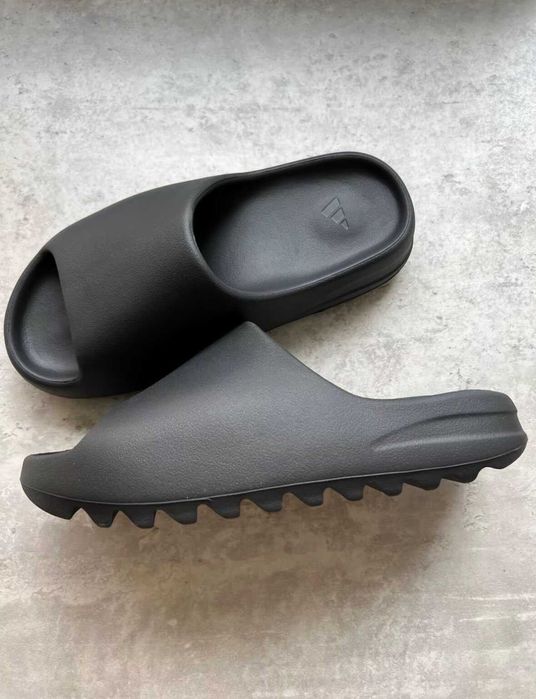 Yeezy_Slide_onyx_Czarny 40,5