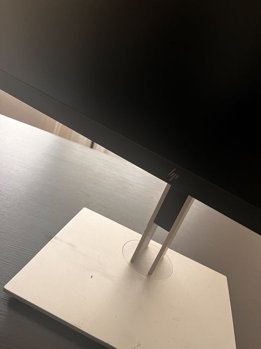 Monitor HP 24'' Polegadas Regulável em Altura (Como Novo - C/ Cabos)