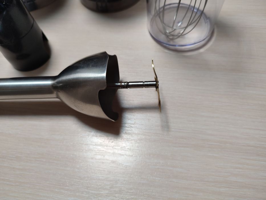 погружной блендер Philips серии ProMix мощностью 800 Вт.