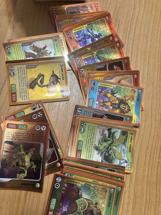 Lote de cartas invizimals