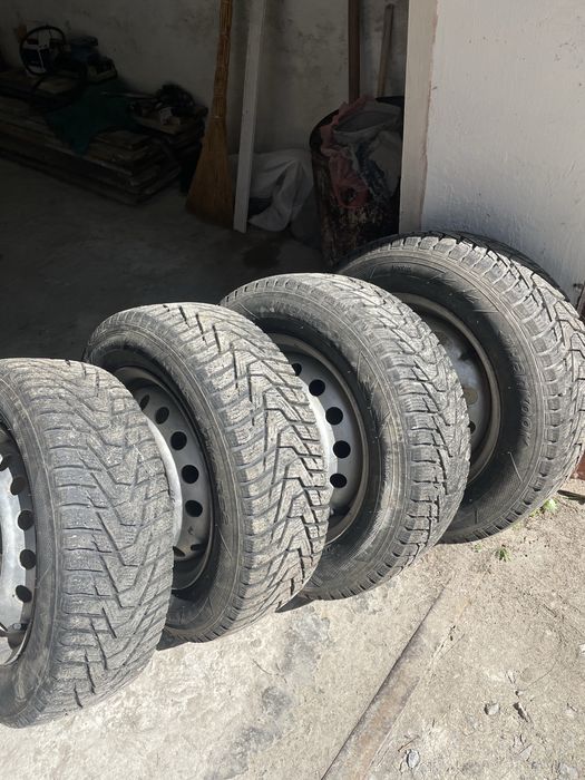 Продам зимові шини з дисками комплектом