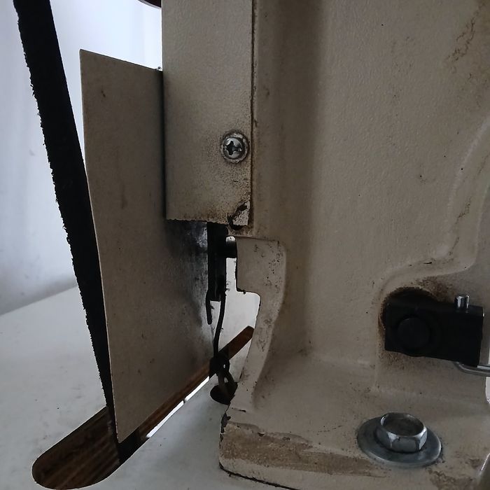 Одноголовий електричний прес для встановлення металофурнітури