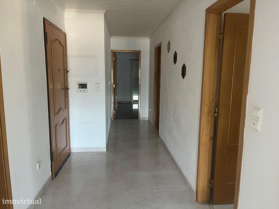 Excelente Apartamento T2 em Campinas, Belas