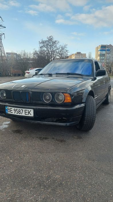 Продам BMW 520i E34