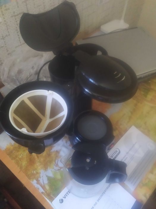 Кофеварка  VITEK 1521 ВК