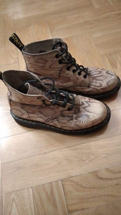 Buty  glany Dr. Martens python Przecena
