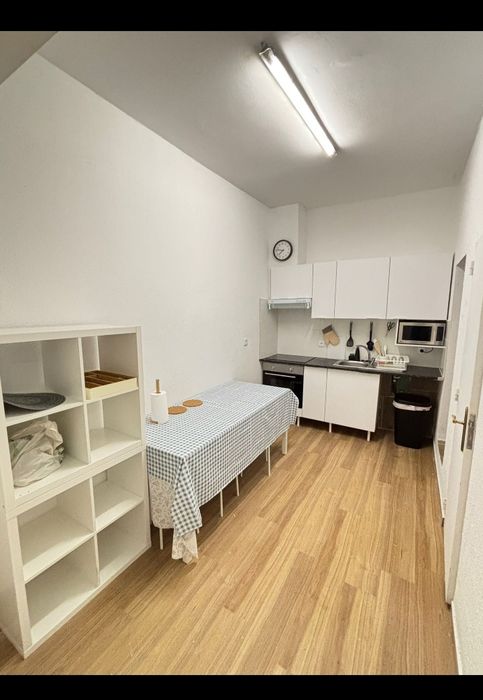 Alojamento T6 para venda