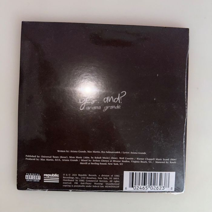 Singiel „yes, and?” Ariana Grande cd