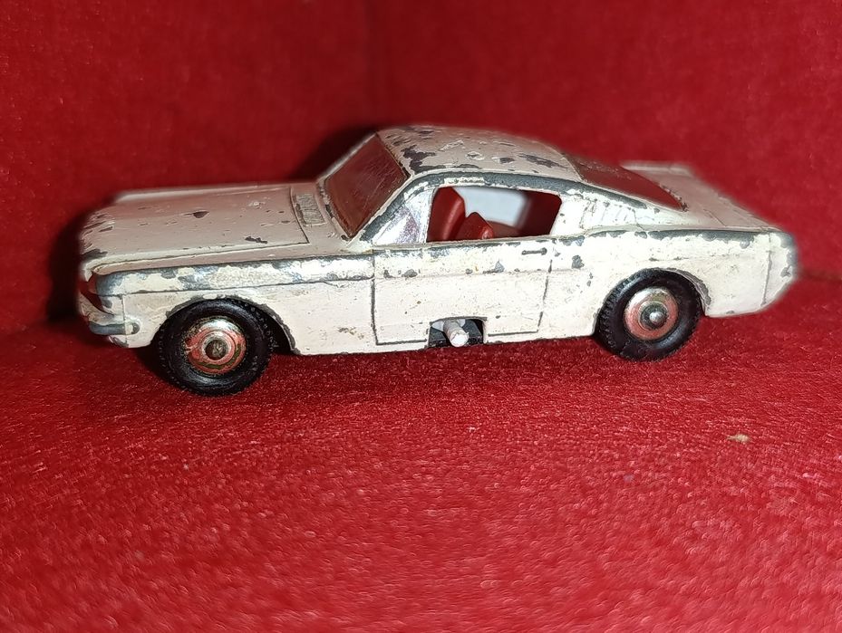 Ford Mustang Matchbox 1960