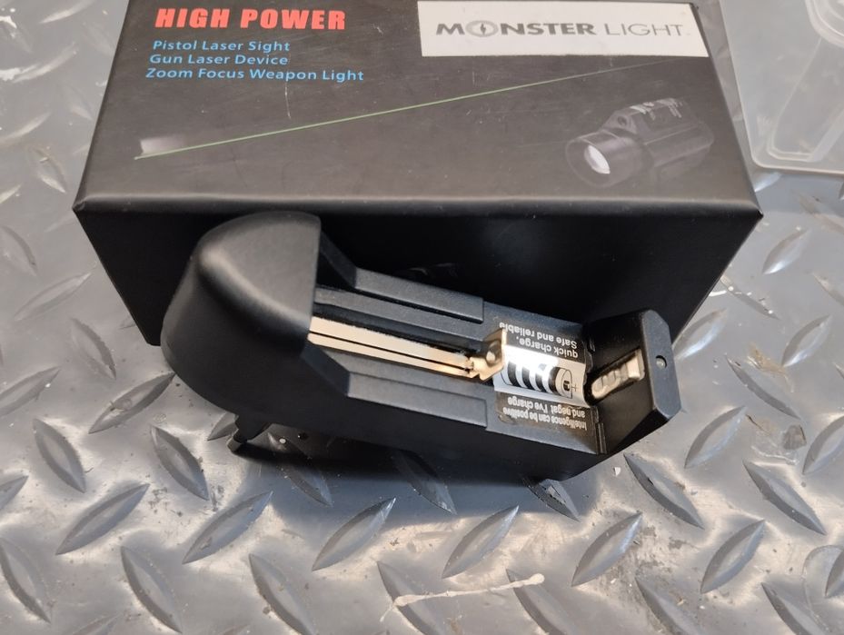 Lanterna + laser para arma