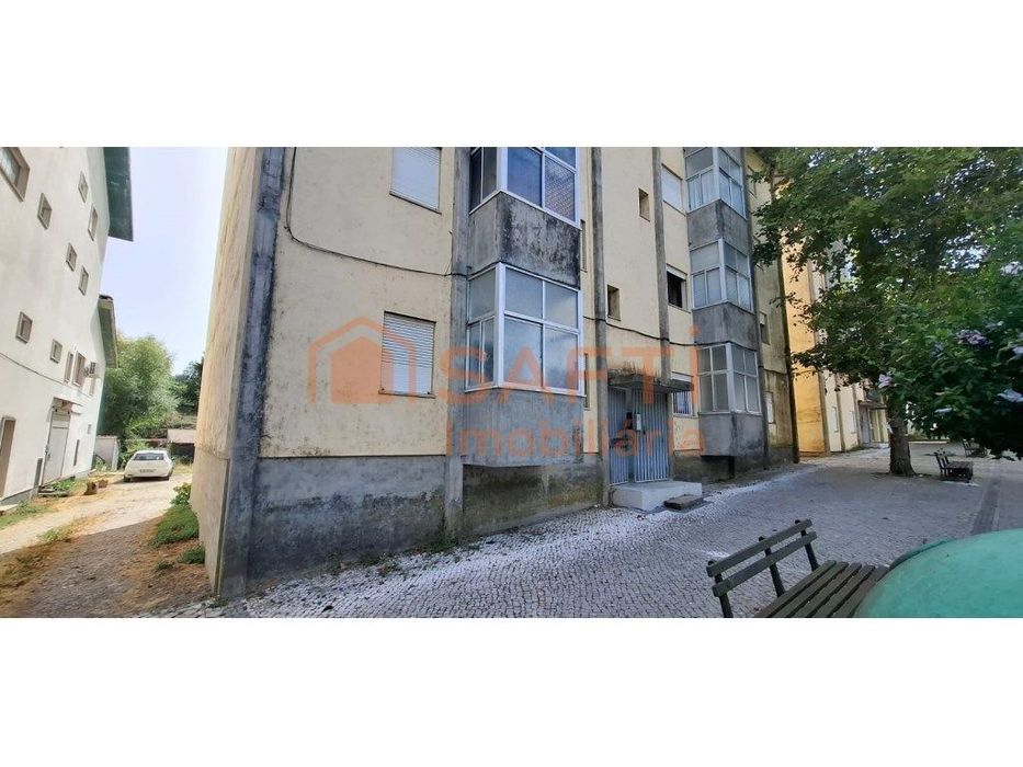 Excelente Apartamento T3 no Coração da Vila de Castanheira de Pera