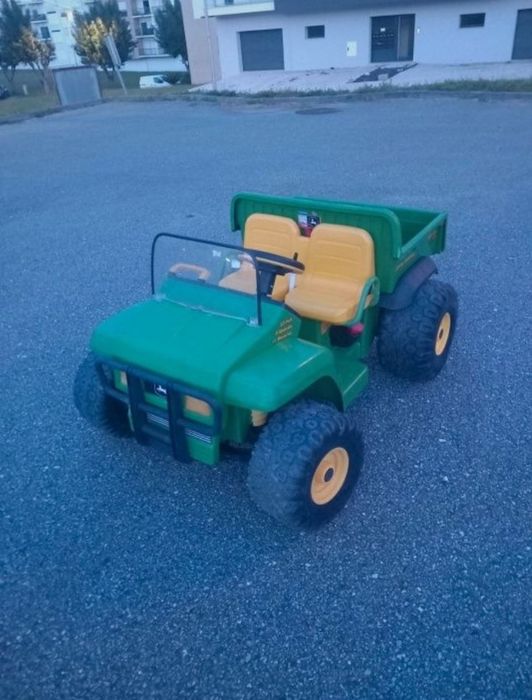 Carro John Deer criança