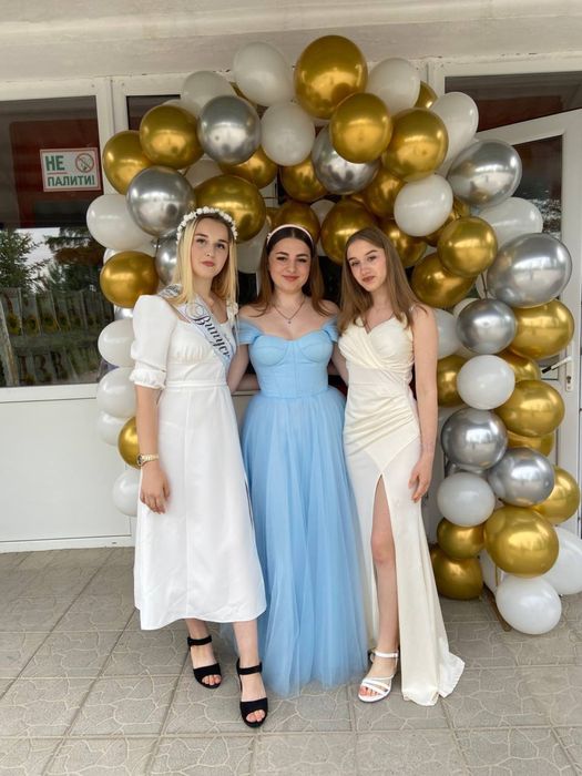 Випускна сукня / стан відмінний