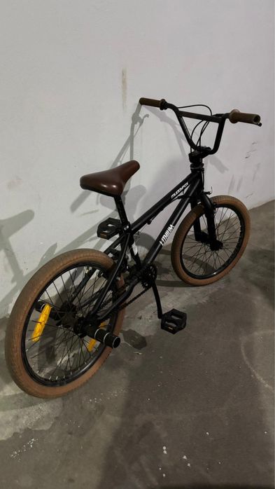 Bicicleta Bmx  preta e castanha