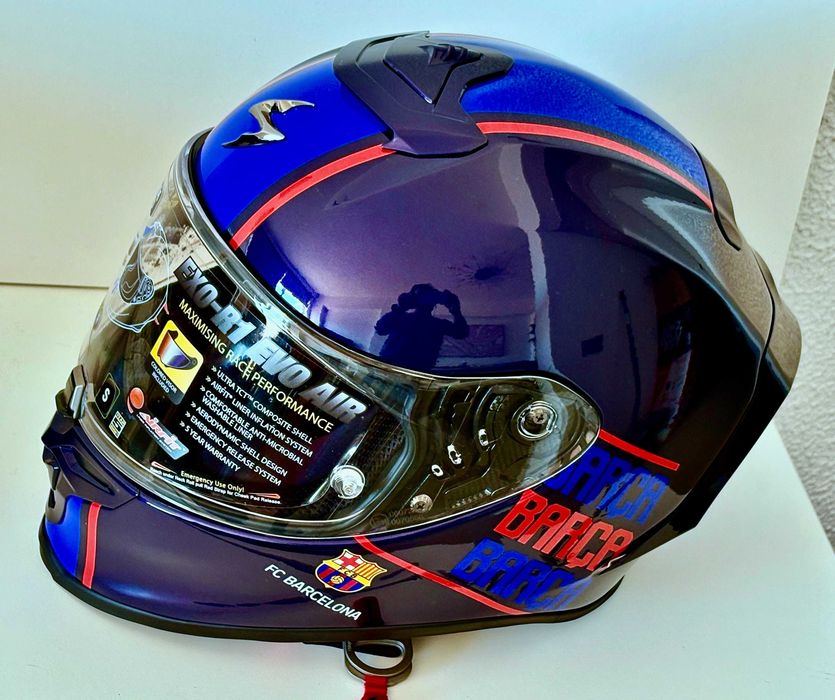 Capacete NOVO Scorpion EXO R1 Evo Air FCB. EXTRAS (44% DESCONTO) Em S, M e L