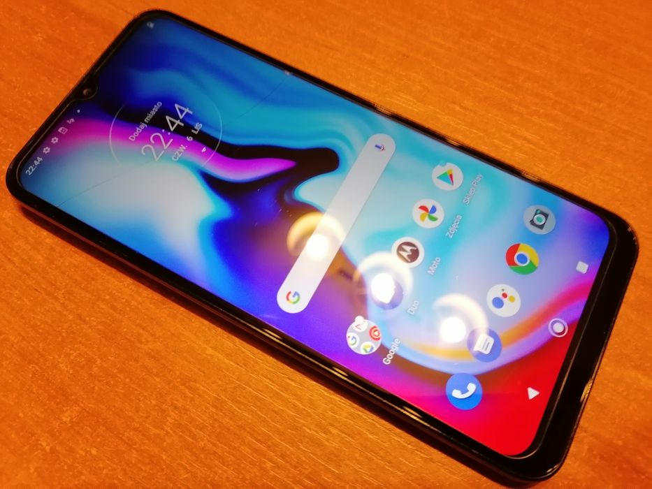 Motorola e7 Plus - Smartfon z Pamięcią 64GB/4GB + Etui GRATIS