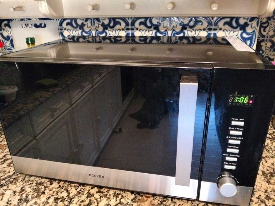 Microondas Becken 30 litros com grill