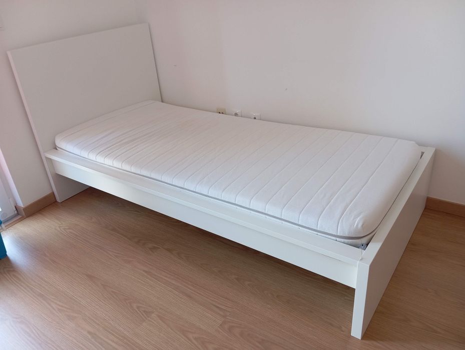 Cama de solteiro malm