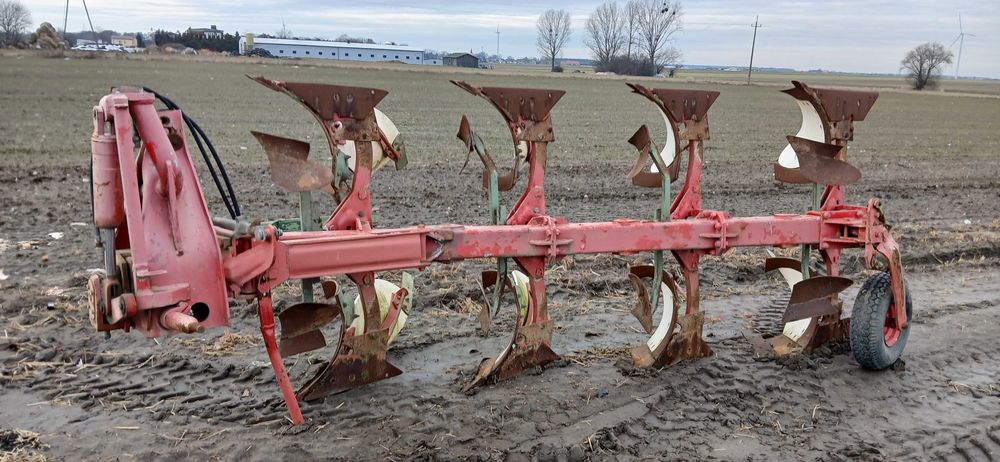 pług obrotowy kverneland 4 skibowy pługi 4 z ramieniem