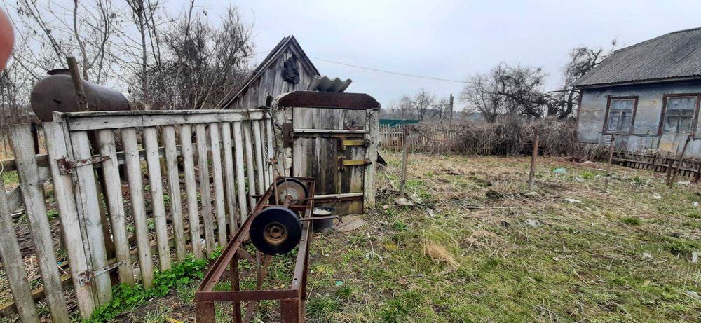 Продам будинок і ділянку Київська область. Власник. Ціна 30000 у.о..