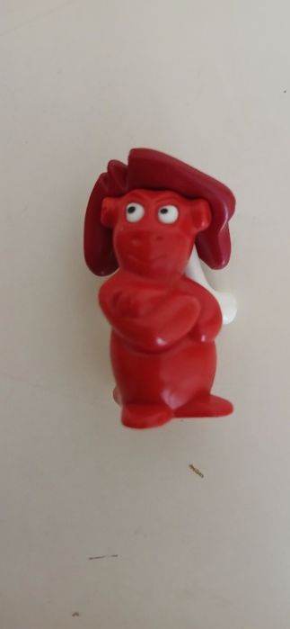 Três figuras Painty Ten, de 2006, novas