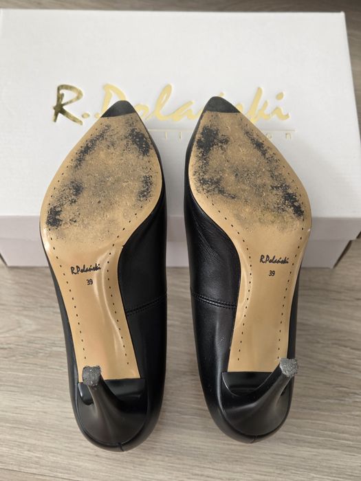 Czarne czółenka na obcasie R.Polański
rozmiar 39