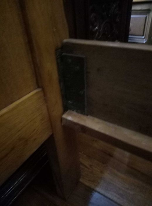 дубове ліжко в добротному стані