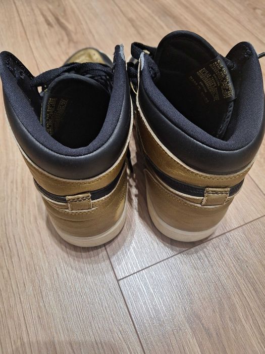 Buty Nike Jordan 1 Retro High og black metallic gold rozm. 44