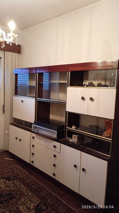 Estante de sala